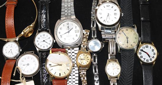 A quantity of wrist watches